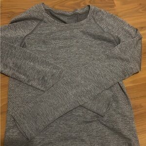 Lululemon long sleeve swiftly tech